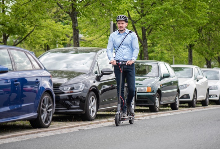 Wer seinen E-Scooter im Straßenverkehr nutzen will, braucht eine Versicherung Wer seinen E-Scooter im Straßenverkehr nutzen will, braucht eine Versicherung