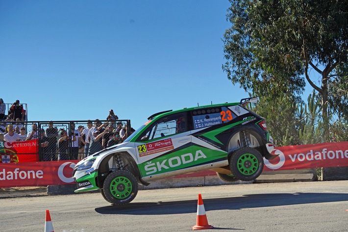 ADAC Rallye Deutschland: SKODA Werksfahrer Rovanperä und Kopecký peilen in der WRC 2 Pro-Kategorie dritten Doppelsieg der Saison an